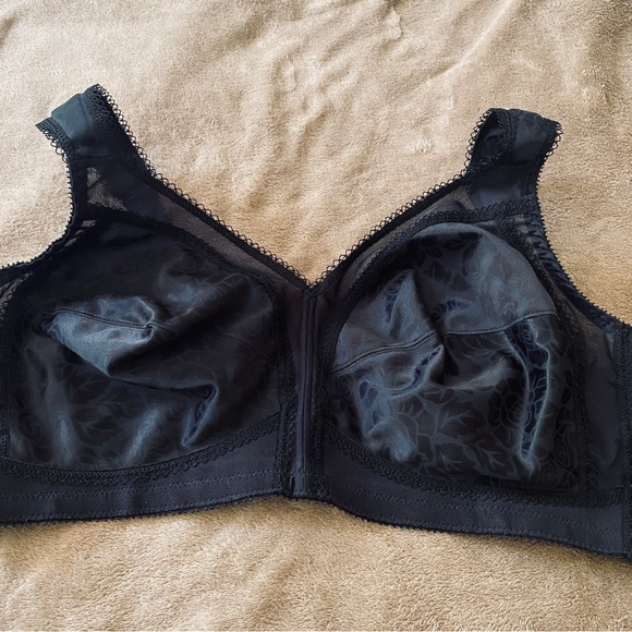 Playtex 18 Hour Comfort-Strap Wireless Bra, Full-Coverage with 4-Way TruSupport - Picture 3 of 6